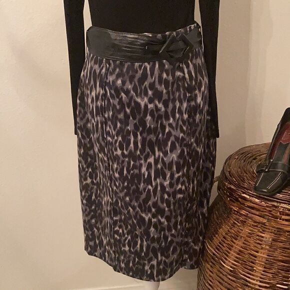 Worthington size 8 Black and grey leopard print skirt EUC - Picture 3 of 11